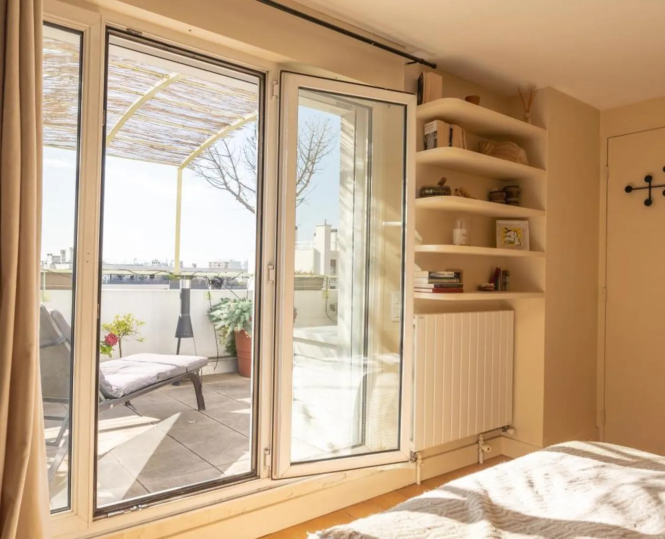 Breathtaking 2Bd Apartment Roof-Top Patio 19E! Parijs 0*,  Frankrijk
