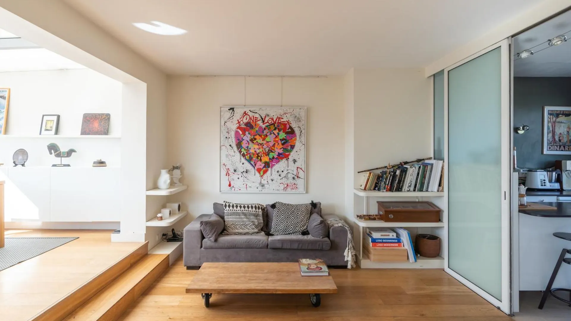 Breathtaking 2Bd Apartment Roof-Top Patio 19E! Paris 0*,  Frankreich