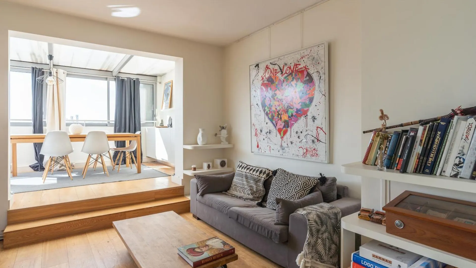 Breathtaking 2Bd Apartment Roof-Top Patio 19E! Paris